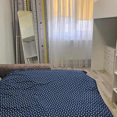 Modern Family Apartment, Free Parking, Self Check-in, Sleeps 5
