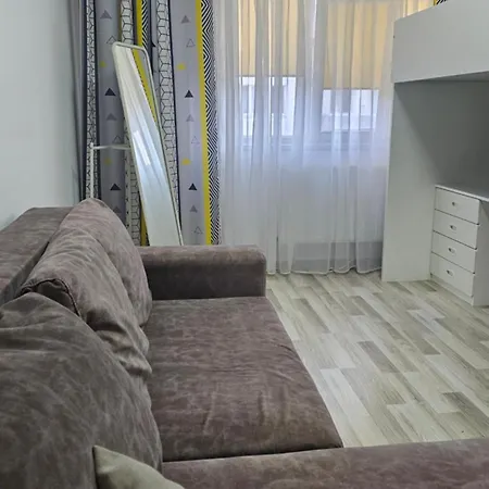 Modern Family Apartment, Free Parking, Self Check-in, Sleeps 5 Апартаменти *