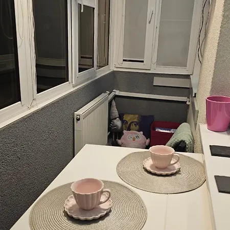 Modern Family Apartment, Free Parking, Self Check-in, Sleeps 5