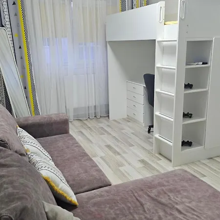 Modern Family Apartment, Free Parking, Self Check-in, Sleeps 5