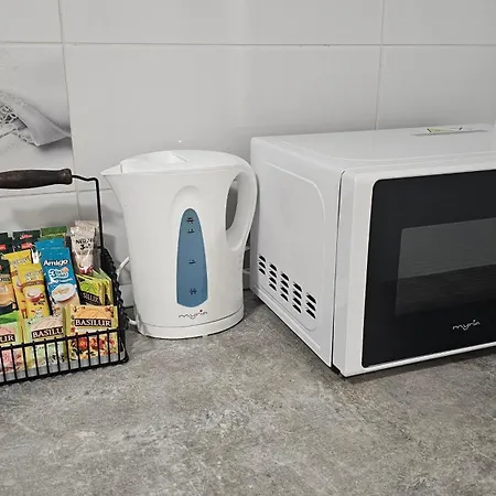 公寓 Modern Family Apartment, Free Parking, Self Check-in, Sleeps 5 *