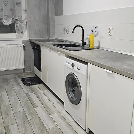公寓 Modern Family Apartment, Free Parking, Self Check-in, Sleeps 5 布加勒斯特